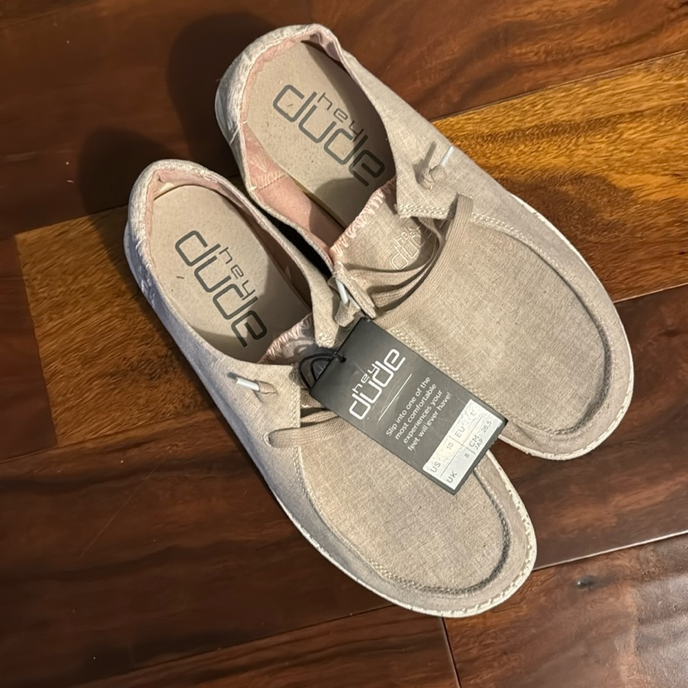 NWT Hey Dude Women size 10